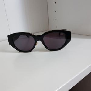 Dezi sunglasses in charge it